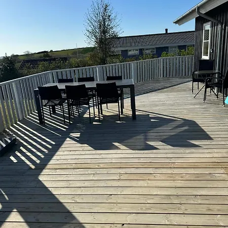 Lovely With Beautiful Views Feriehus